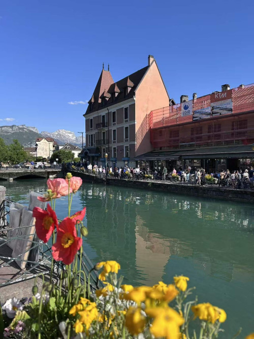 4 Day Tour in French and Switzerland, GoldenPass Included travel pictures 